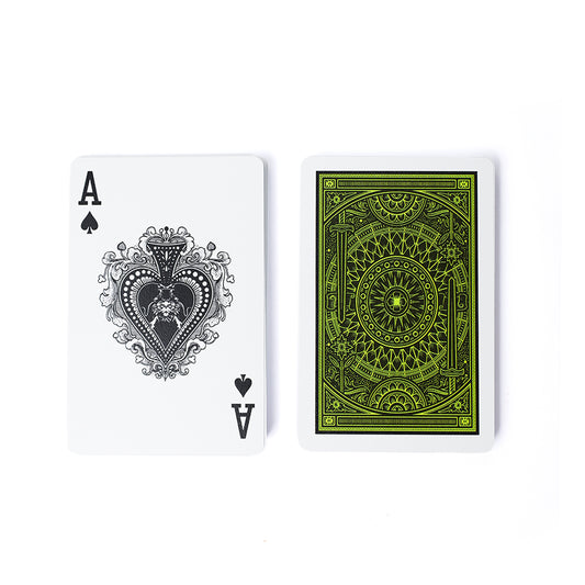 Premium pokerkaarten in luxe doos — stijlvolle set speelkaarten om elke kaartavond te upgraden.