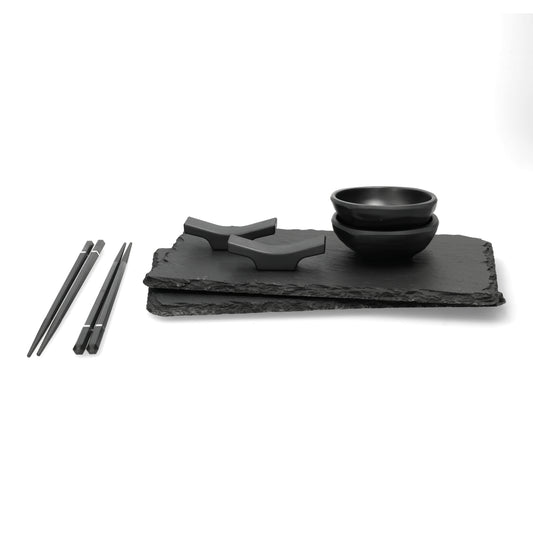Sushiset 2 personen - premium leisteen plank, zwarte chopsticks en komvormige sausbakjes. Is ideaal voor datenight.