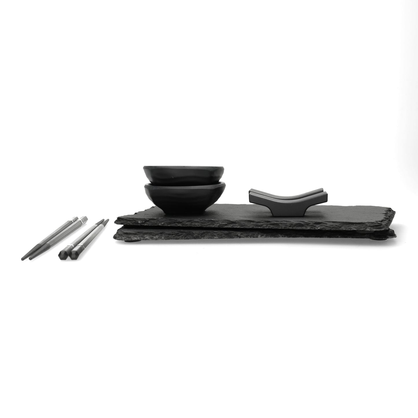 Sushi set voor twee personen - leisteenplankje en keramische kommetjes. Perfect cadeau voor sushi liefhebbers.