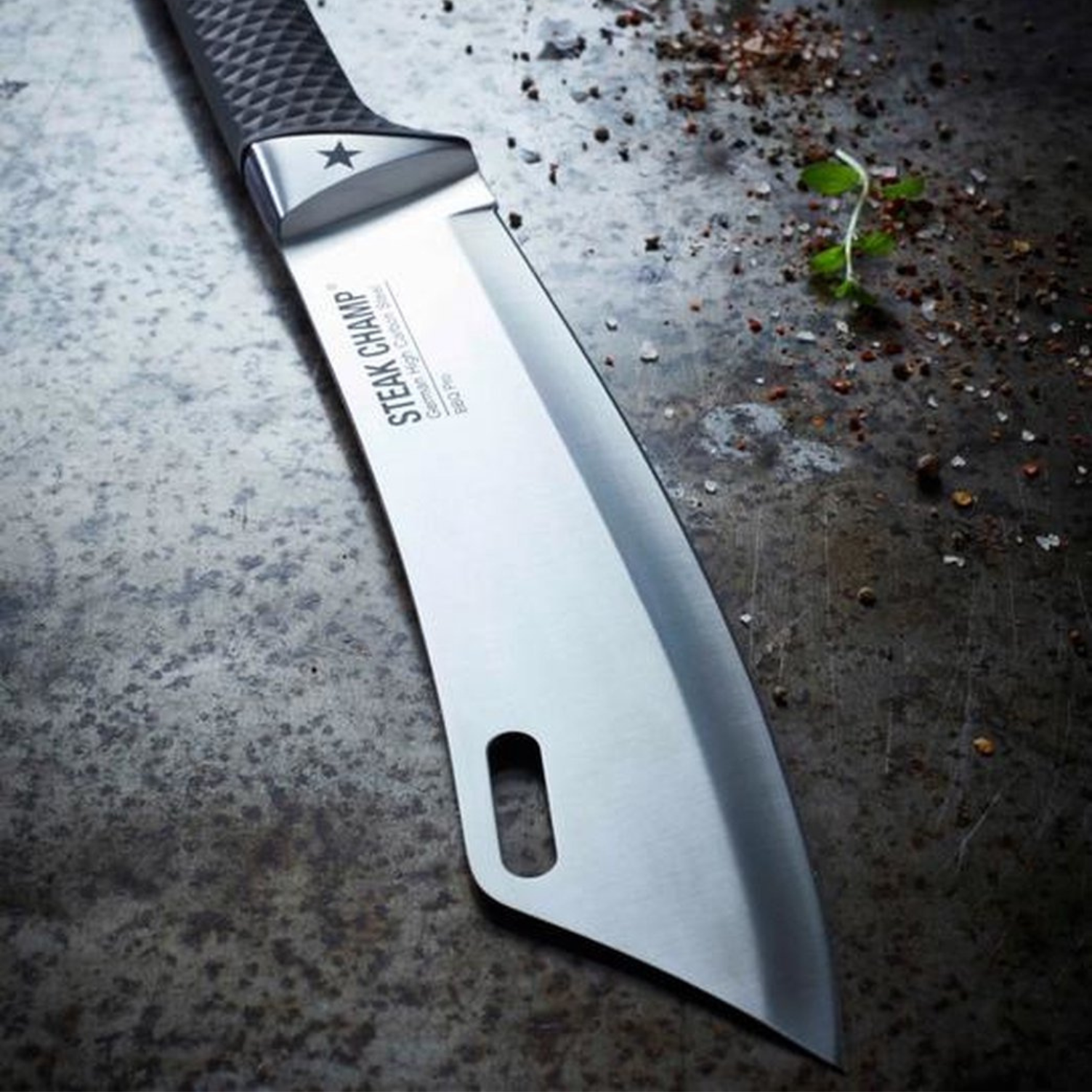 Steak Champ BBQ Pro — krachtig en stijlvol chef’s knife, mix van design en performance.