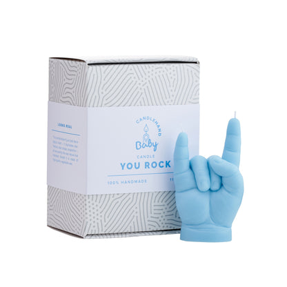 Babyhand rock horns kaars — handgemaakt in Europa, perfect voor speciale gelegenheden.