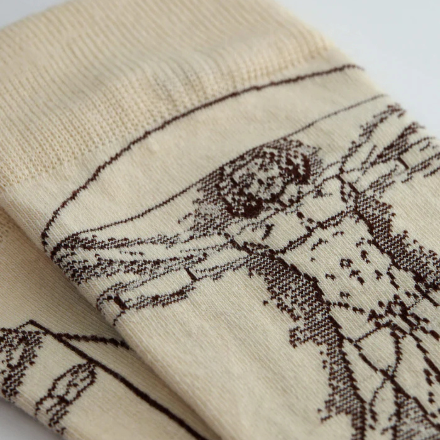 Kunstsokken voor kantoorhipsters — stijl onder pak en jeans.