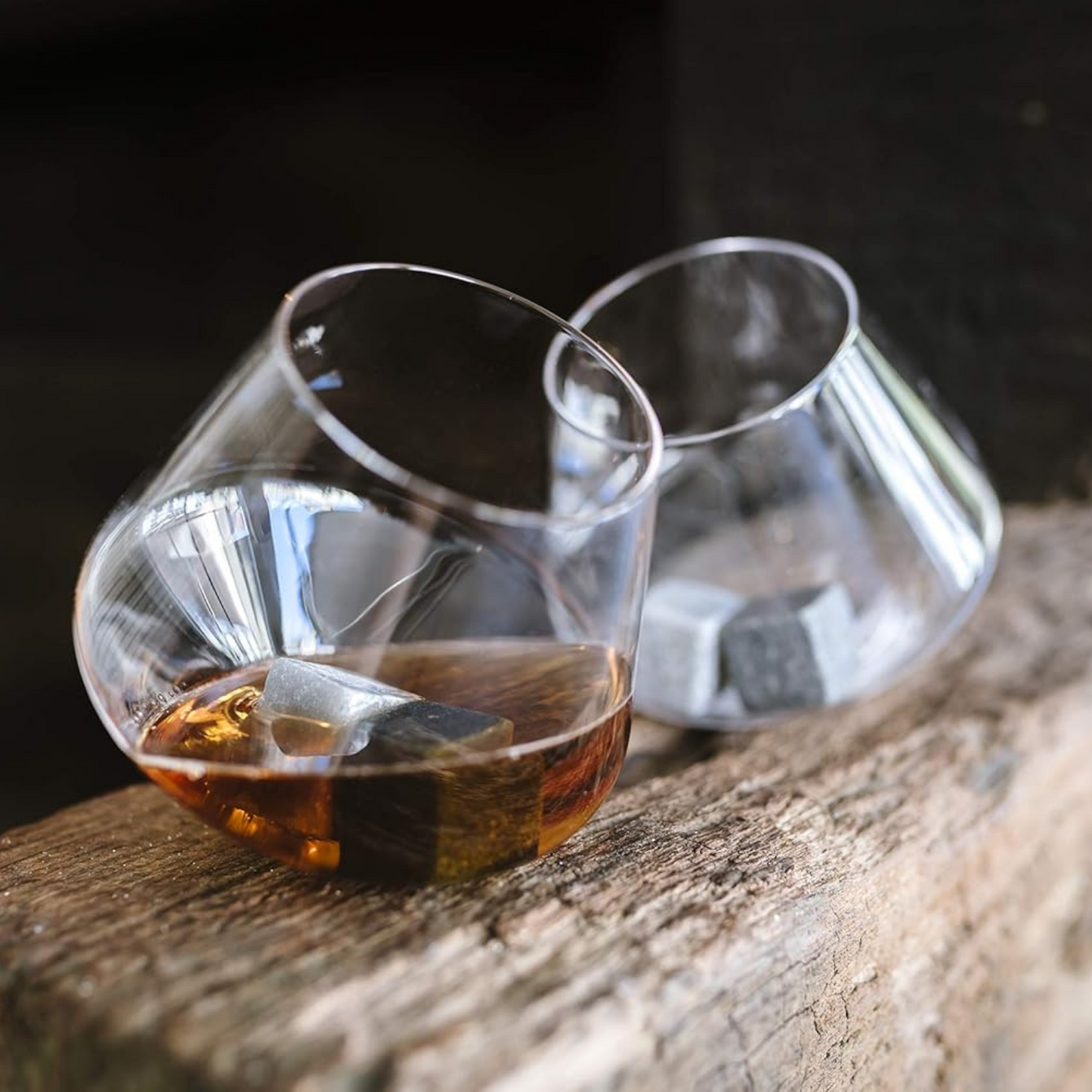 Luxe rocking whisky glazen — authentieke glazen voor een unieke drinkervaring.