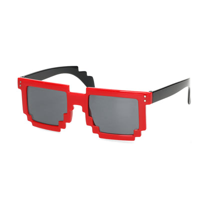 Grappige 8‑bit feestbril rood — opvallende party gadget voor cosplay of carnaval.
