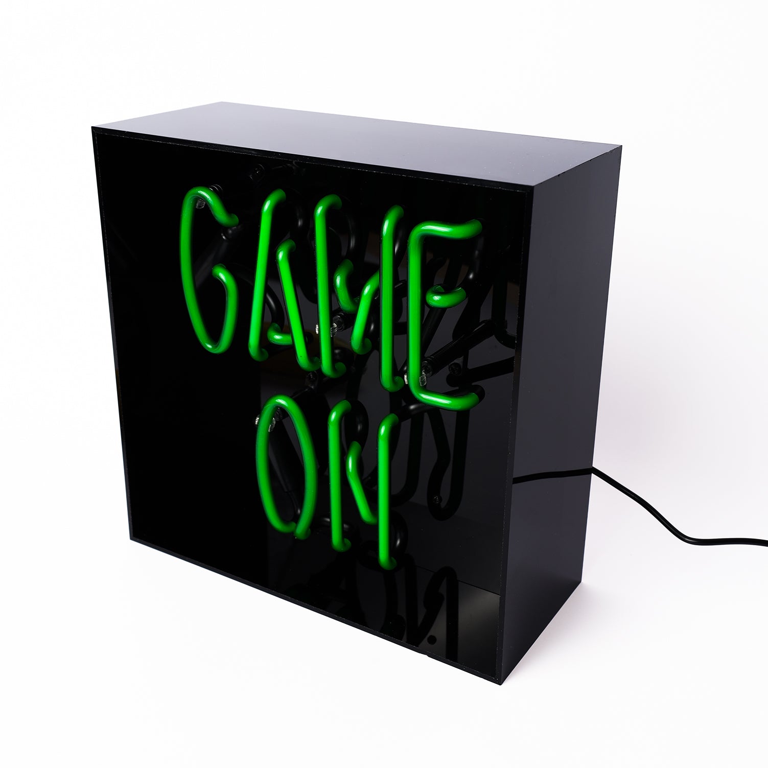 Neon Game On lamp van Locomocean — retro lichtobject in stevige acrylic box.