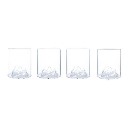 Originele shotglazen met piek design — proosten op grote hoogte.