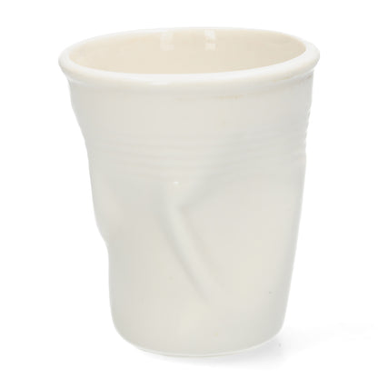 Witte keramische crumpled cup  -lijkt op een verkreukeld plastic bekertje - vaatwasserbestendige mok design - perfect voor kantoor.