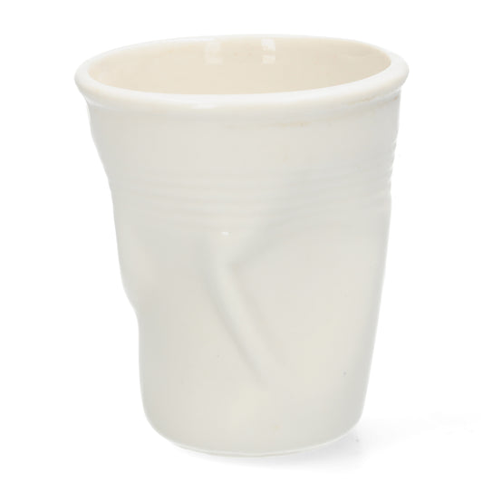 Witte keramische crumpled cup  -lijkt op een verkreukeld plastic bekertje - vaatwasserbestendige mok design - perfect voor kantoor.